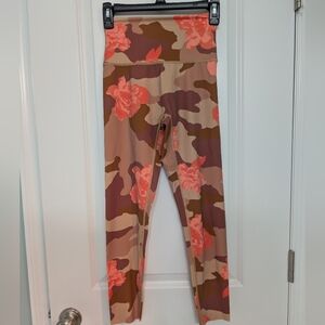 Offline by Aerie, S, Pink Camo Coral Floral 7/8 Leggings, Athleisure‎
